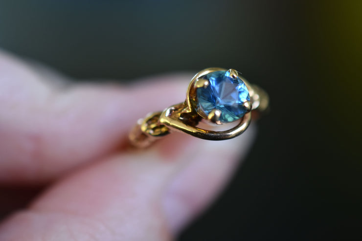Vintage Unique 14k Mid-Century Blue Topaz Ring