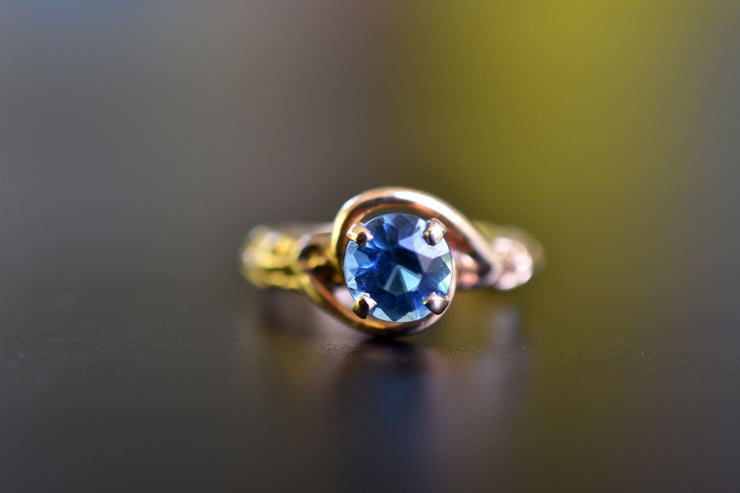 Vintage Unique 14k Mid-Century Blue Topaz Ring