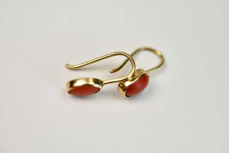 Adorable Vintage 10k Coral Drop Earrings