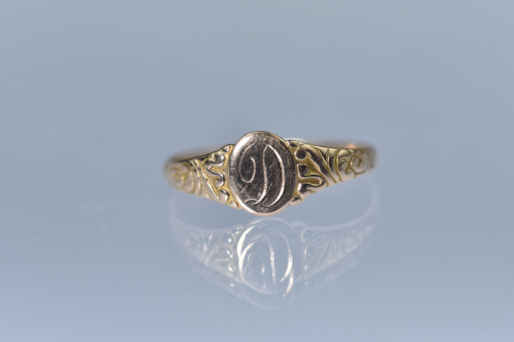 Vintage 10k Baby Ring with initial "D"