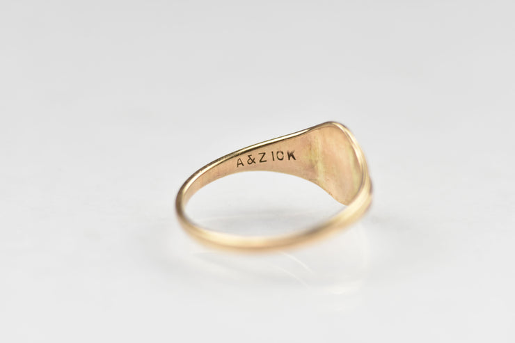 Vintage 10k Baby Signet Ring with Initial "W"
