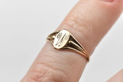 Vintage 10k Baby Signet Ring with Initial "W"