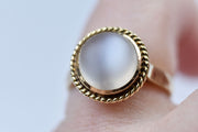 Vintage 14k Moonstone Cabochon Ring