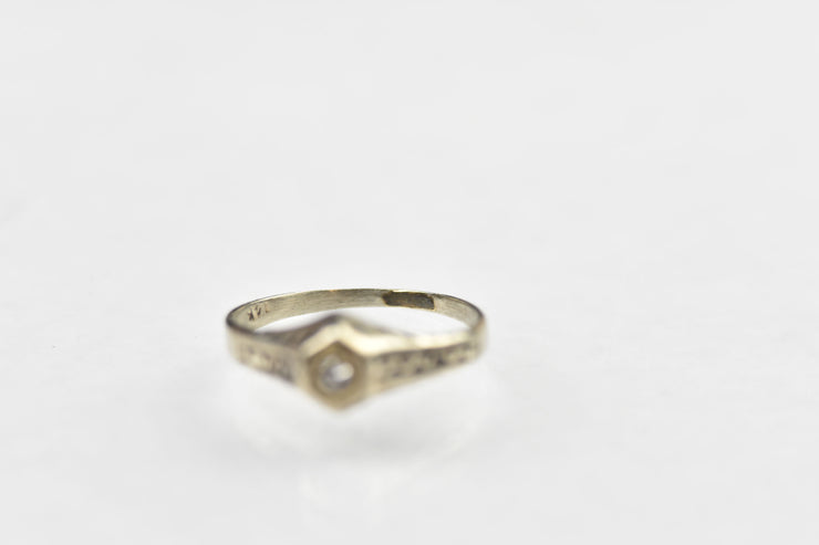 Vintage 14k White Gold Patterned Diamond Baby Ring