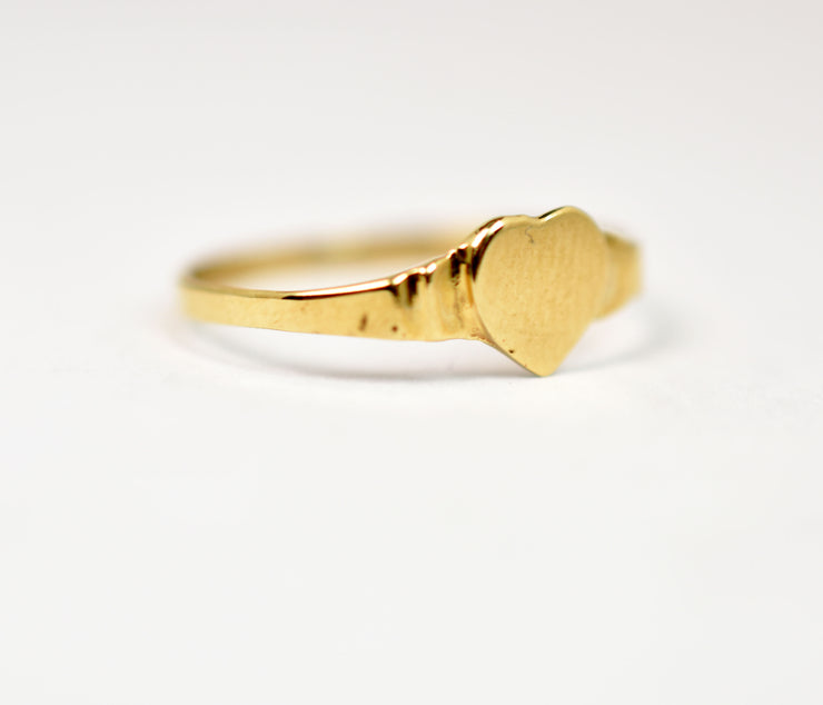 Vintage 10k Dainty Heart Shaped Signet Ring