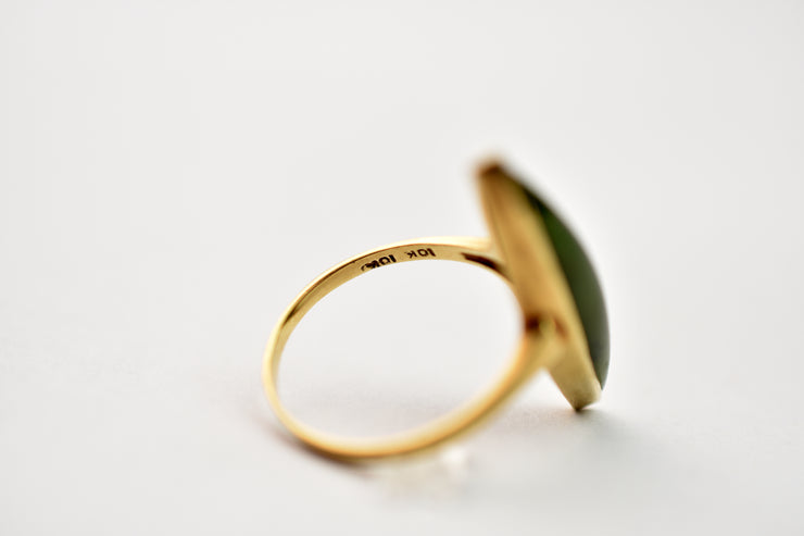Vintage 10k Jade Navette Ring