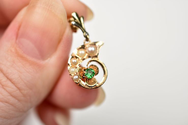 Vintage 14k Pearl & Green Glass Seashell Dangle Earrings