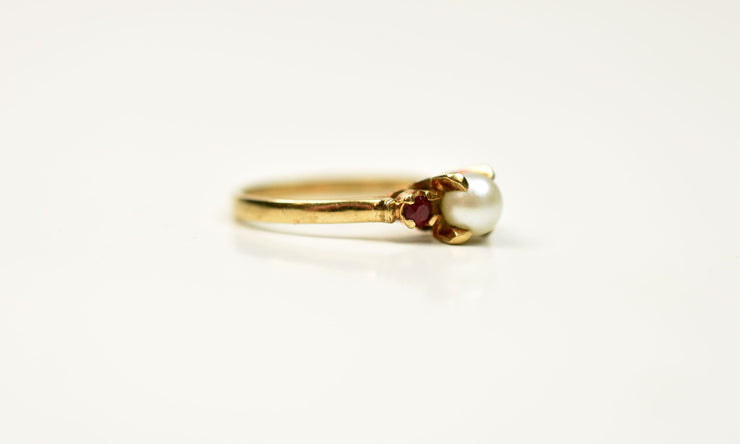 Vintage 10k Pearl & Ruby Ring