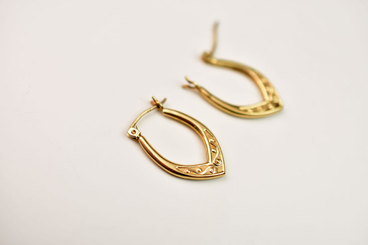 Estate 10k Pointed Elongated Decorative Hoop Earrings