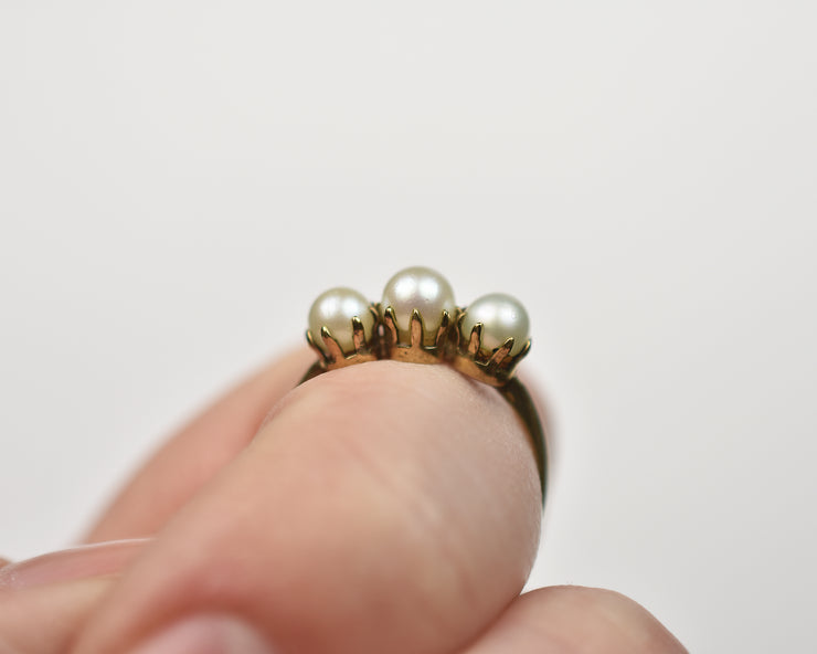 Vintage 8k Three Pearl Ring