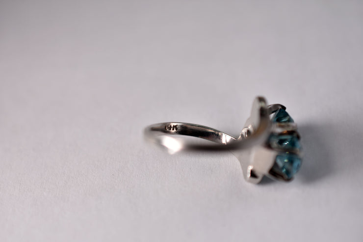 Vintage Retro 14k White Gold Blue Zircon Crossover / Toi et Moi Statement Ring