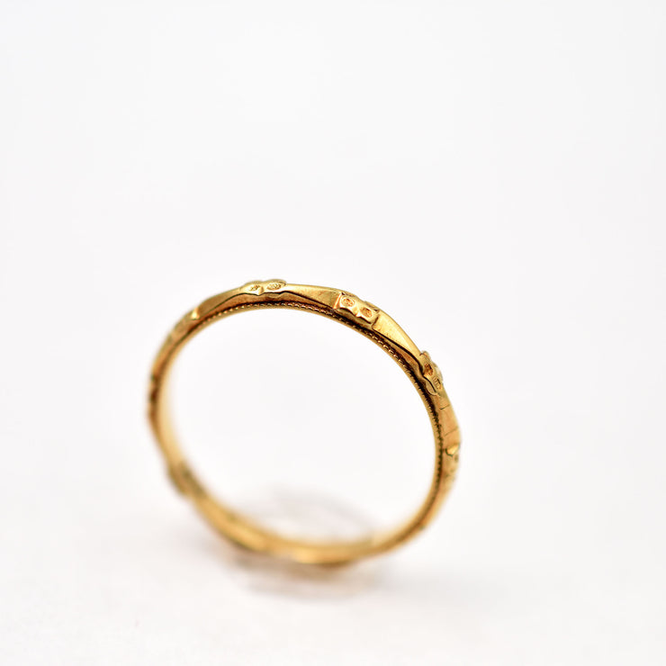 Vintage 14k Art Deco Embossed Floral Eternity Wedding Ring