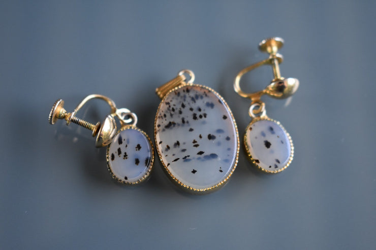 Vintage Gold Plated Agate Pendant and Screw Back Earrings (Clip-On)