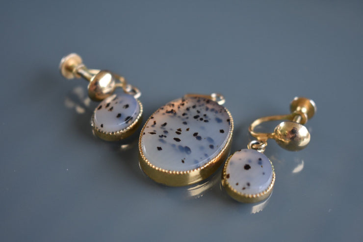 Vintage Gold Plated Agate Pendant and Screw Back Earrings (Clip-On)