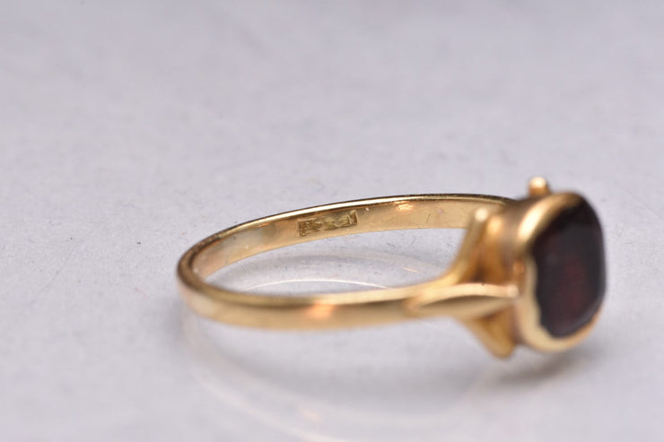 Vintage 18k Yellow Gold Georgian Style Closed Back Flat Cut Garnet Ring